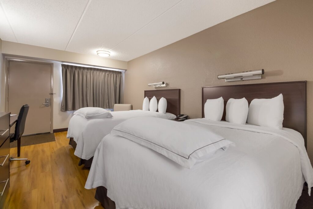 Red Roof Inn PLUS+ Nashville Airport - Image 3