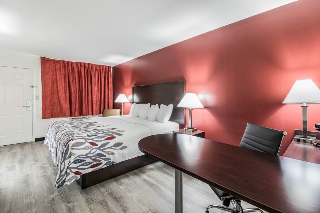 Red Roof Inn Paducah - Image 4