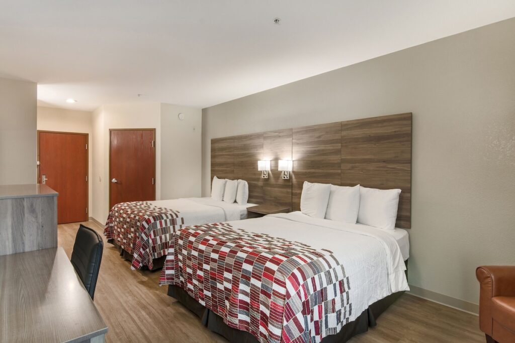 Red Roof Inn Panama City - Image 4