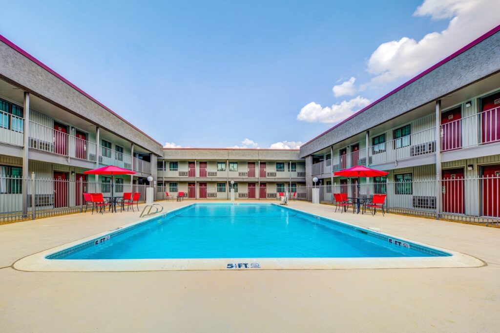 Red Roof Inn Plano - Image 5