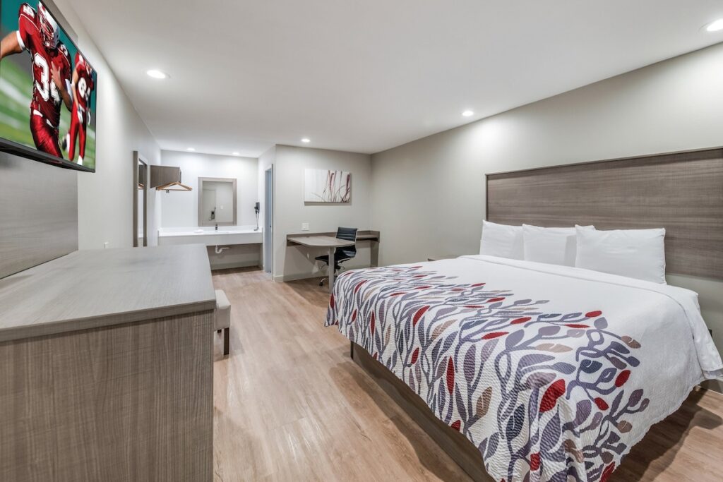 Red Roof Inn Plano - Image 2