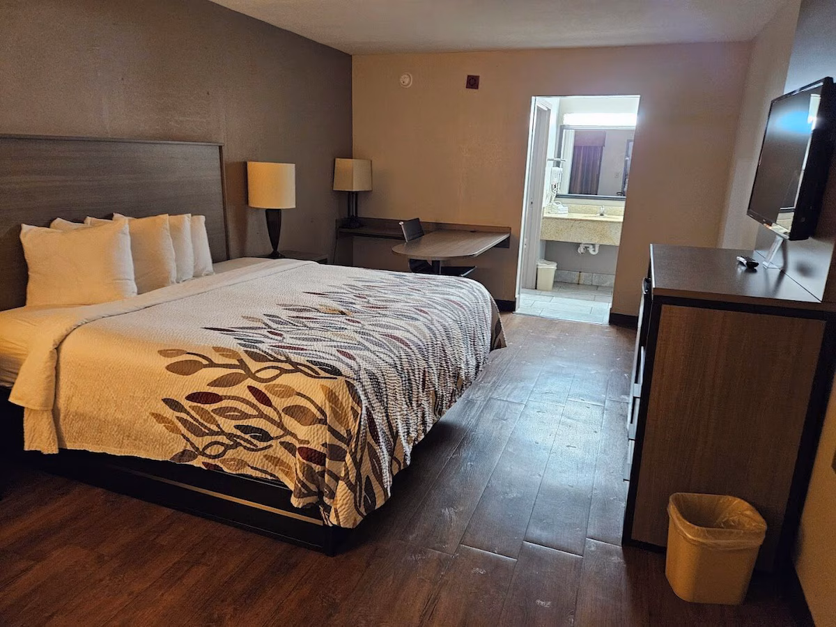 Red Roof Inn Savannah North I-95 - Port Wentworth - Image 3