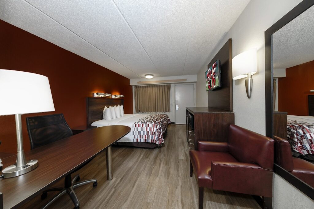 Red Roof Inn Tampa - Brandon - Image 5