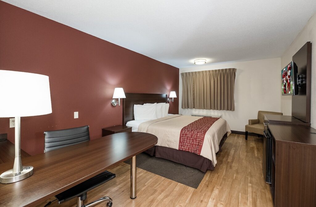 Red Roof Inn Toledo - Maumee - Image 4