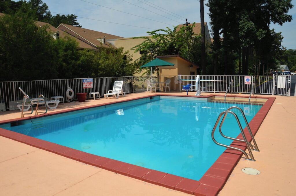 Red Roof Inn Williamsburg - Image 4