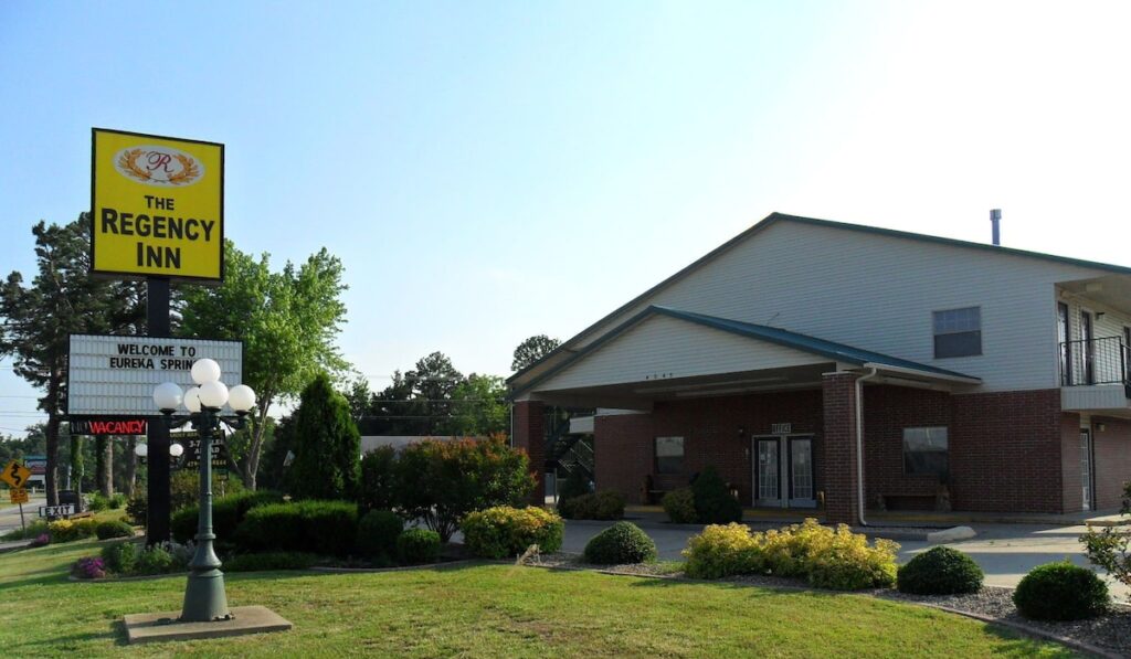 Regency Inn Eureka Springs