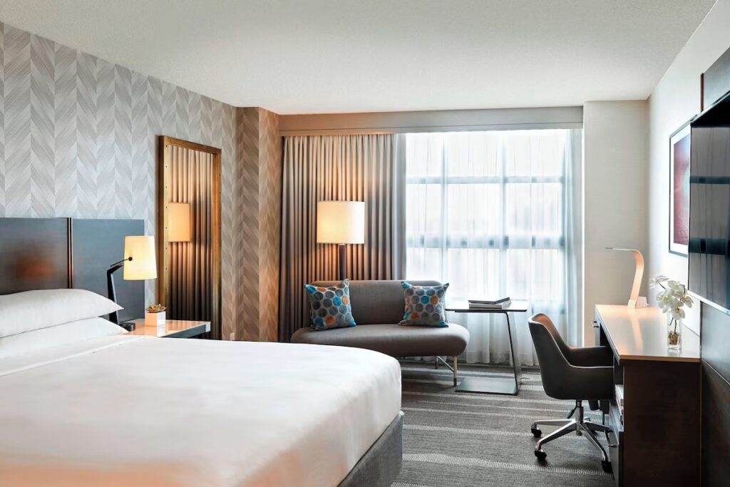 Renaissance Los Angeles Airport Hotel - Image 2