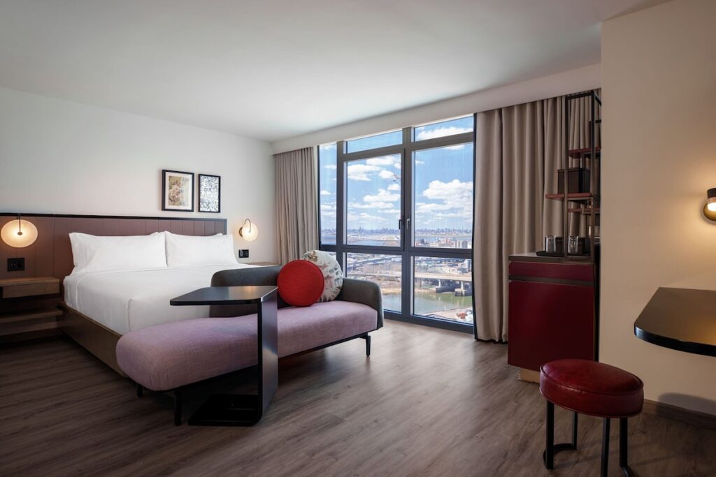 Renaissance New York Flushing Hotel at Tangram - Image 2