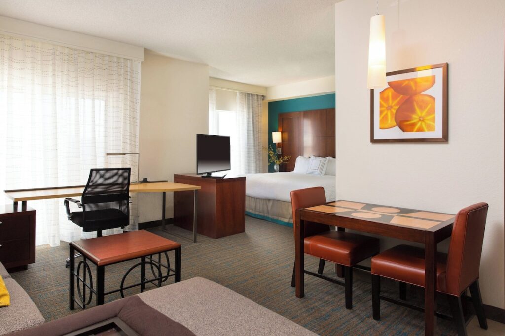 Residence Inn Kansas City Airport - Image 4