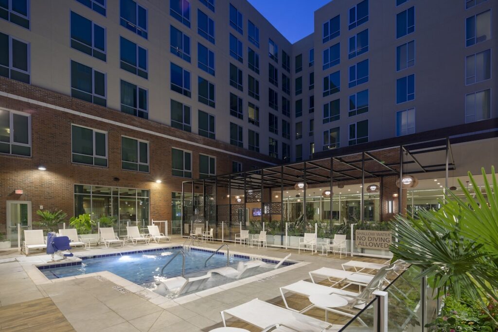 Residence Inn by Marriott Greenville Downtown - Image 4