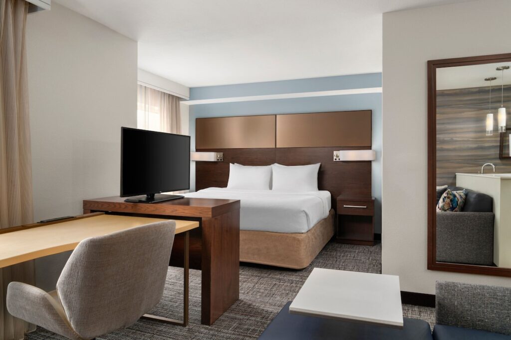 Residence Inn by Marriott Milwaukee West - Image 2