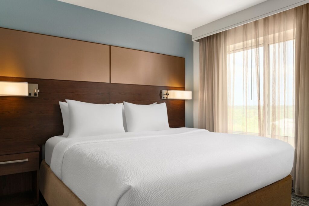 Residence Inn by Marriott Milwaukee West - Image 3