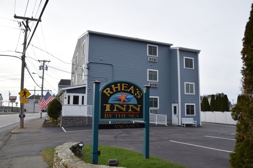 Rhea's Inn by the Sea