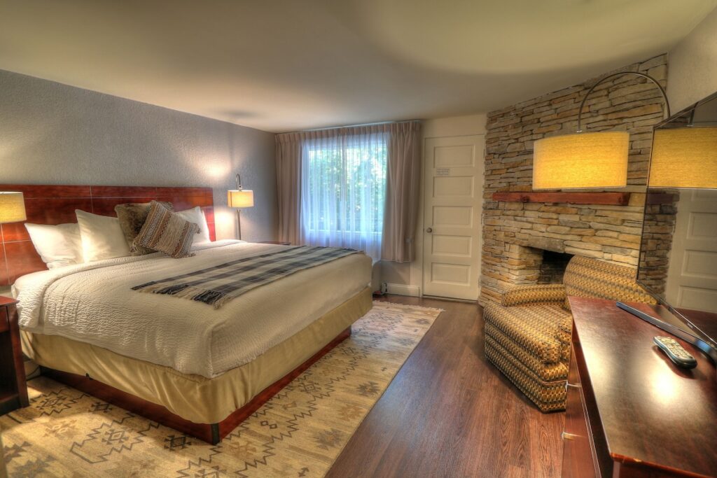 River Edge Inn - Image 2