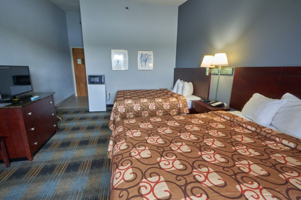 Riverview Inn & Suites - Image 3
