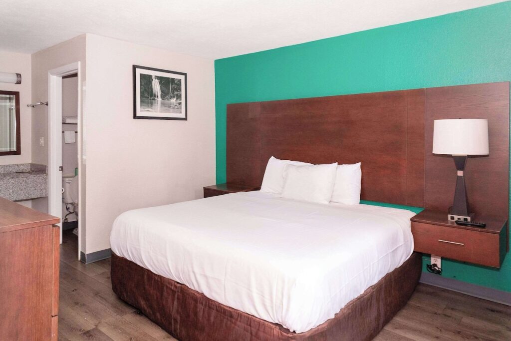 Rodeway Inn Augusta West - Fort Eisenhower - Image 4