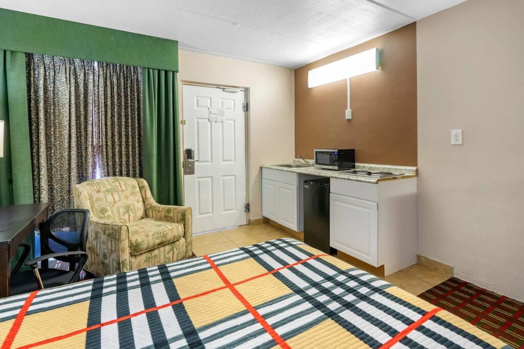 Rodeway Inn Clearwater-Dunedin - Image 3