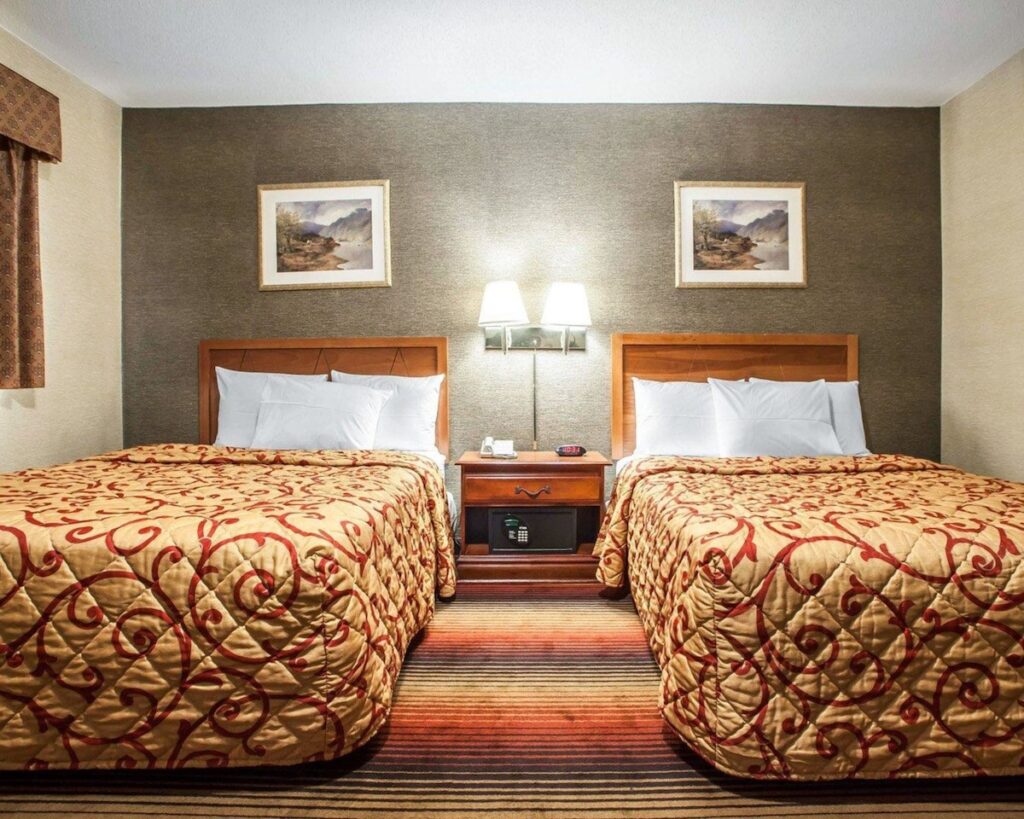 Rodeway Inn - Image 2