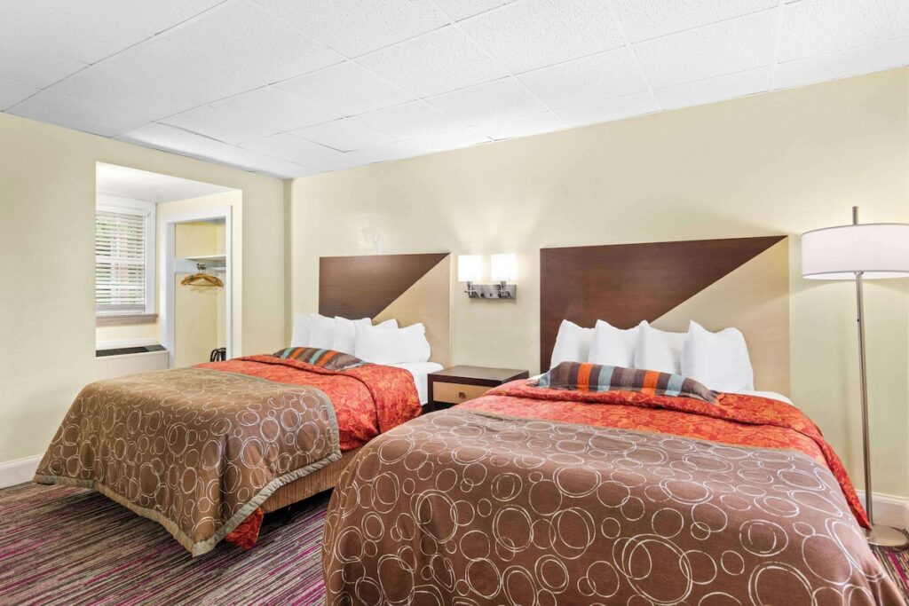 Rodeway Inn Williamsburg Edge District - Image 2