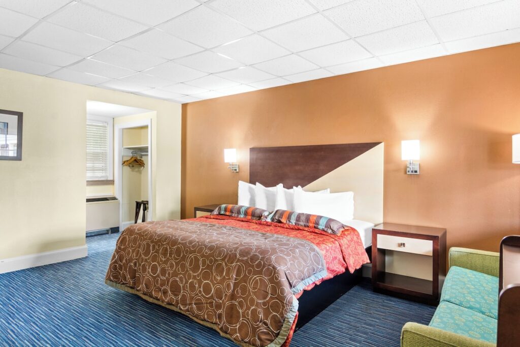 Rodeway Inn Williamsburg Edge District - Image 3