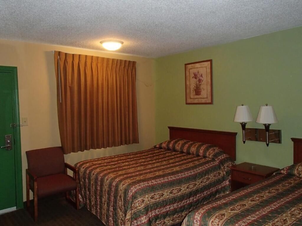 Royal Inn Of New Orleans - Image 3