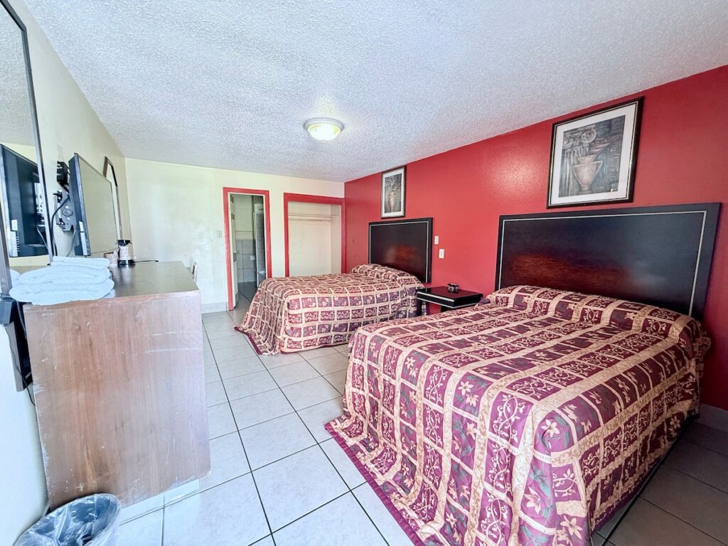 Royal Palms Motel & RV Park - Image 3