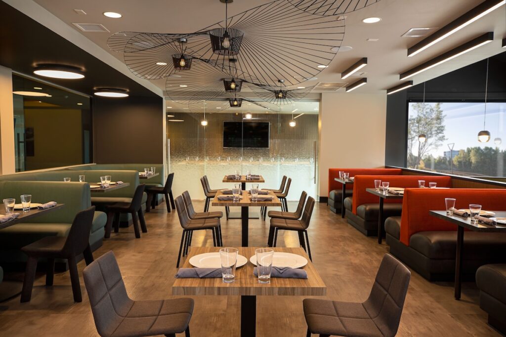 Ruby River Hotel - Image 4