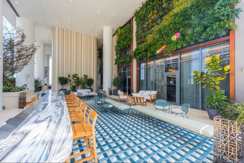 SLS LUX Brickell - Image 5