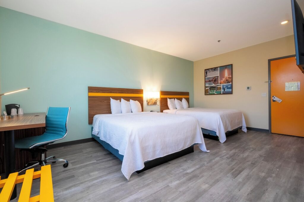 SPOT X Hotel Orlando Intl Dr by The Red Collection - Image 4