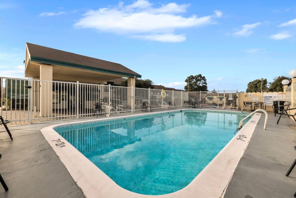 Scottish Fairway Inn - Image 4