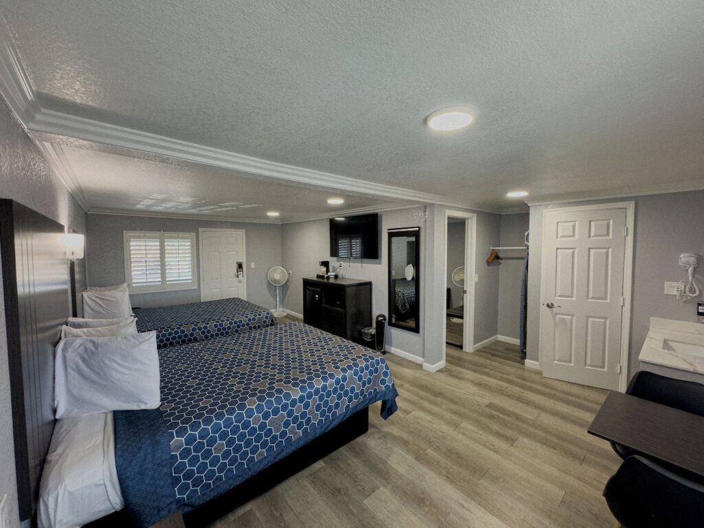 Sea Garden Inn - Image 2