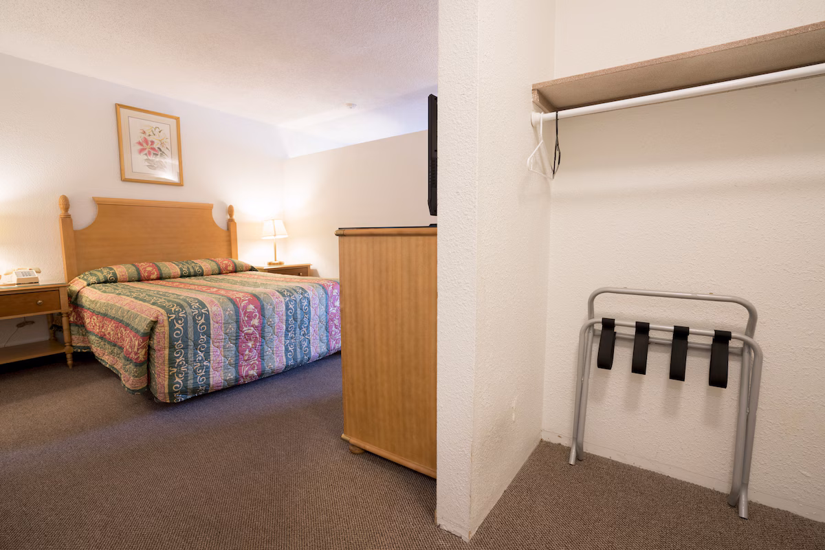 Seatac Inn - Image 3