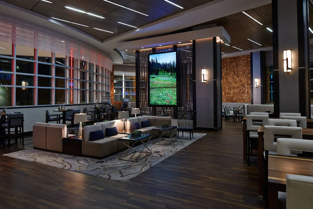 Seattle Marriott Bellevue - Image 2