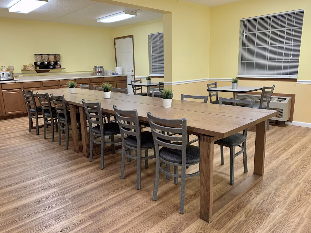 Seven Gables Inn - Image 4