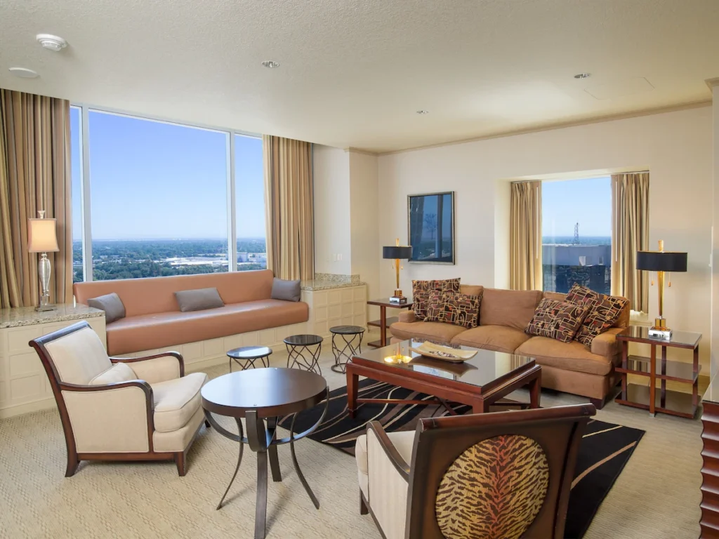 Sheraton Grand Sacramento - Image 4