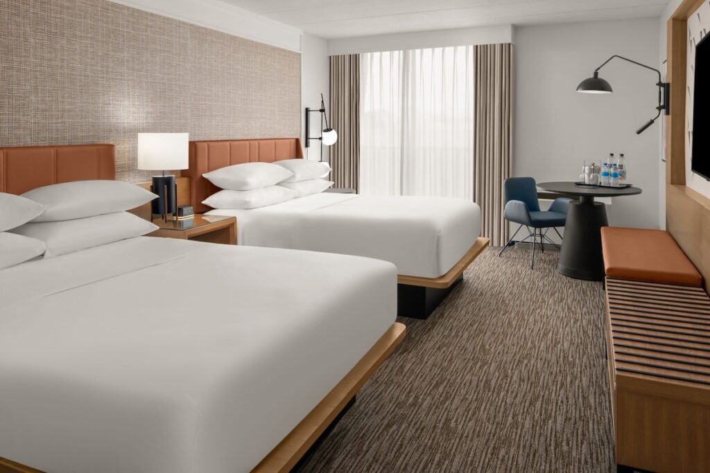 Sheraton Milwaukee Brookfield - Image 3