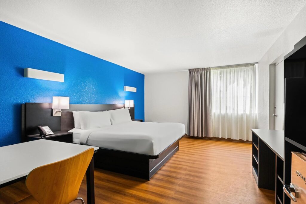 Signature Inn Miami - Image 2