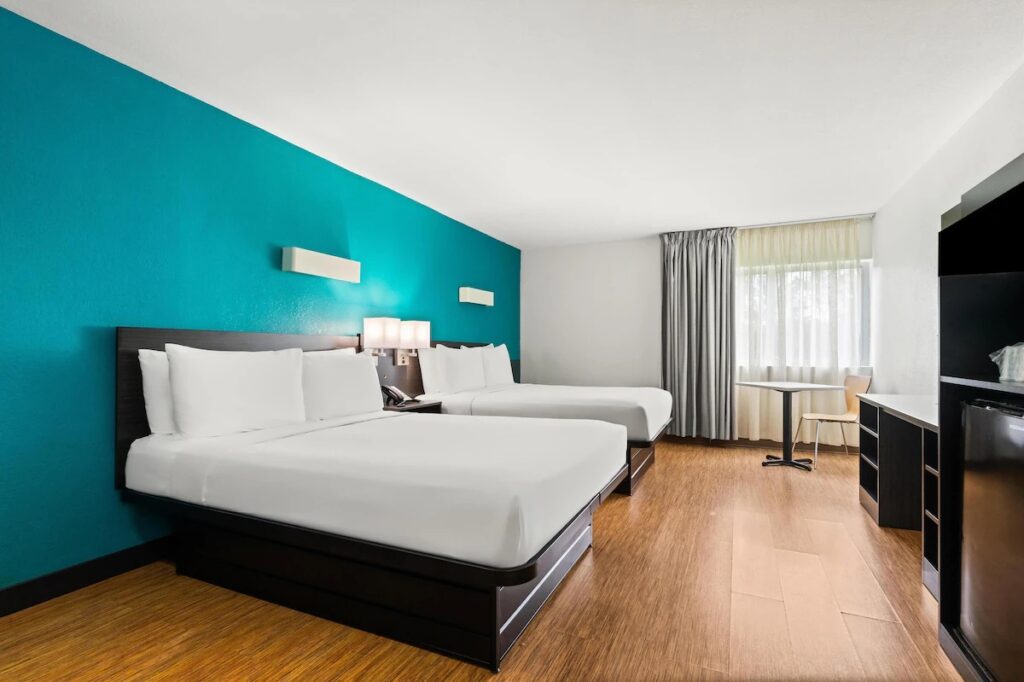 Signature Inn Miami - Image 3