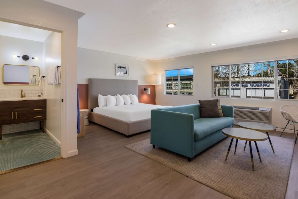 Signature Inn Oakland - Image 4