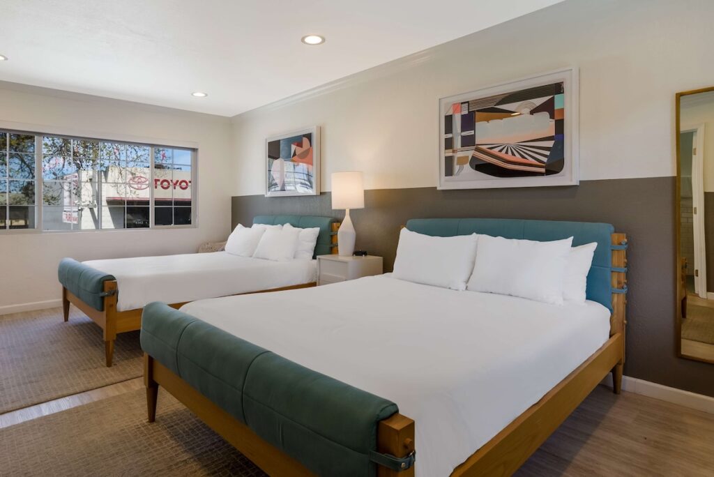 Signature Inn Oakland - Image 3