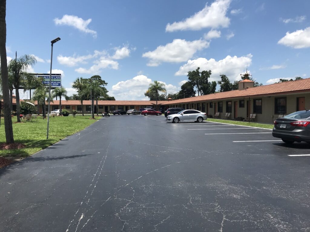 Silver Princess Motel - Image 2