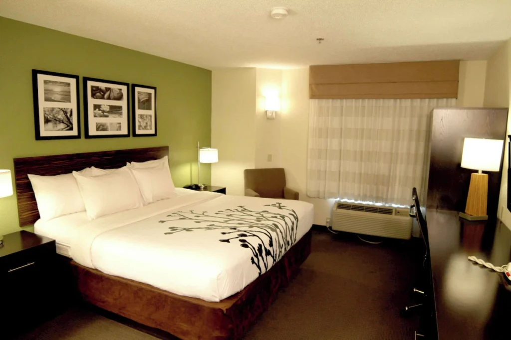 Sleep Inn Sandusky - Image 5