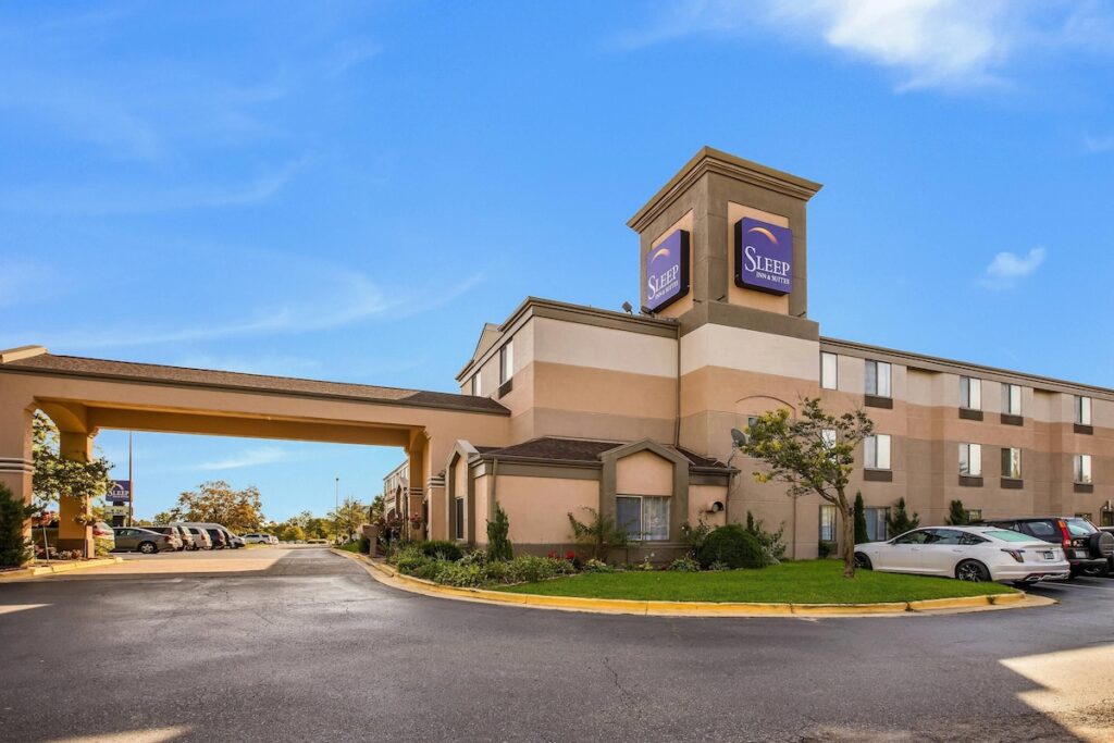 Sleep Inn & Suites - Image 2