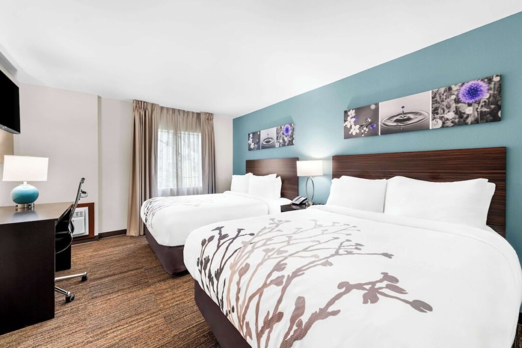 Sleep Inn & Suites Pigeon Forge Downtown - Image 3