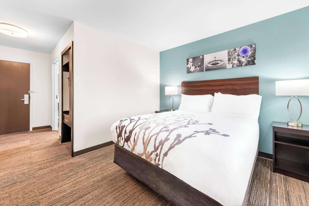 Sleep Inn & Suites Pigeon Forge Downtown - Image 2