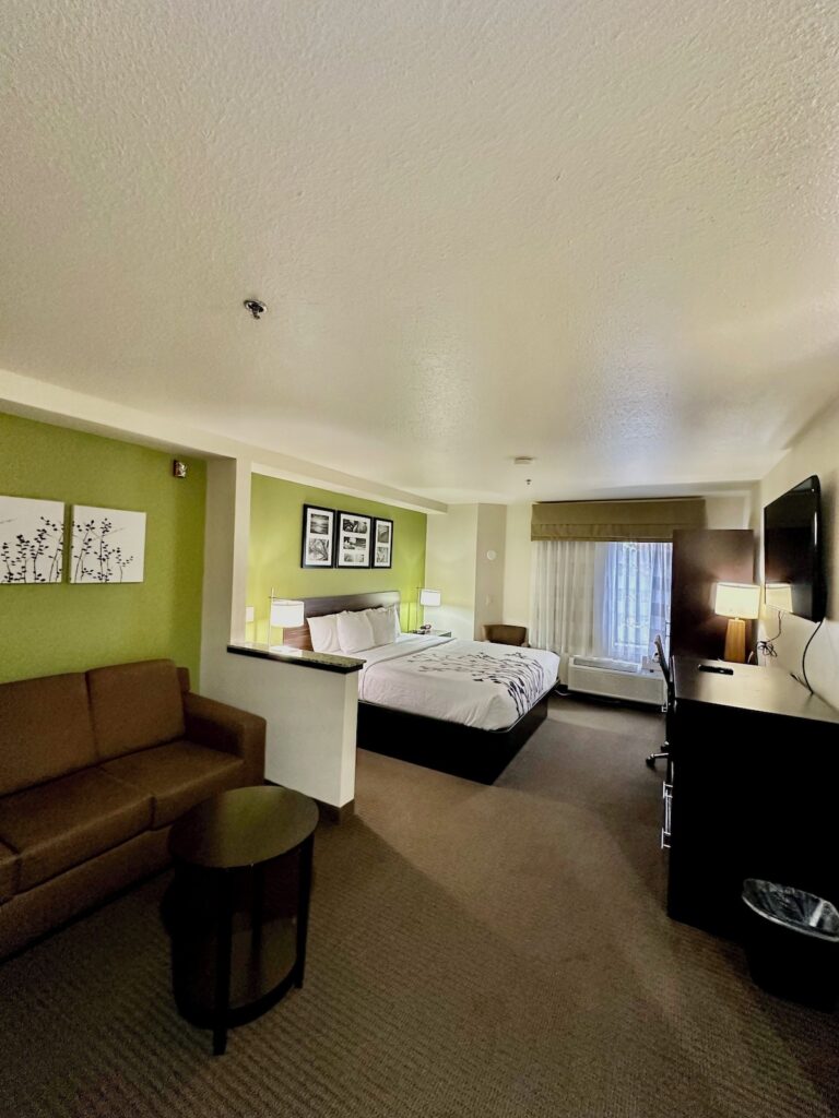 Sleep Inn & Suites Tulsa Central I-44 - Image 2