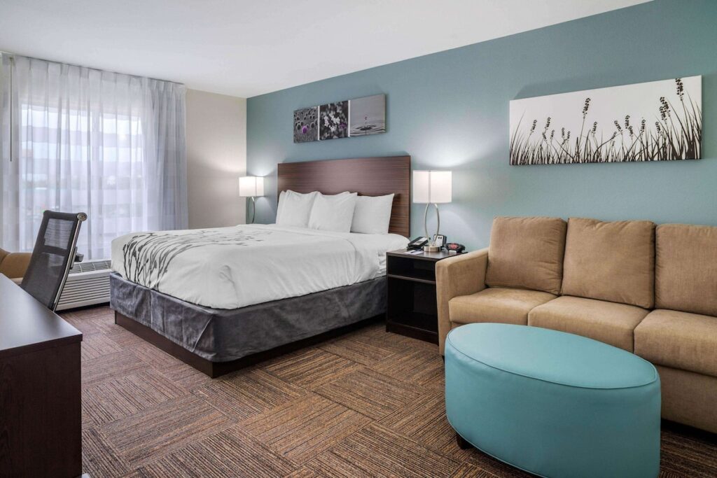 Sleep Inn & Suites near Westchase - Image 4