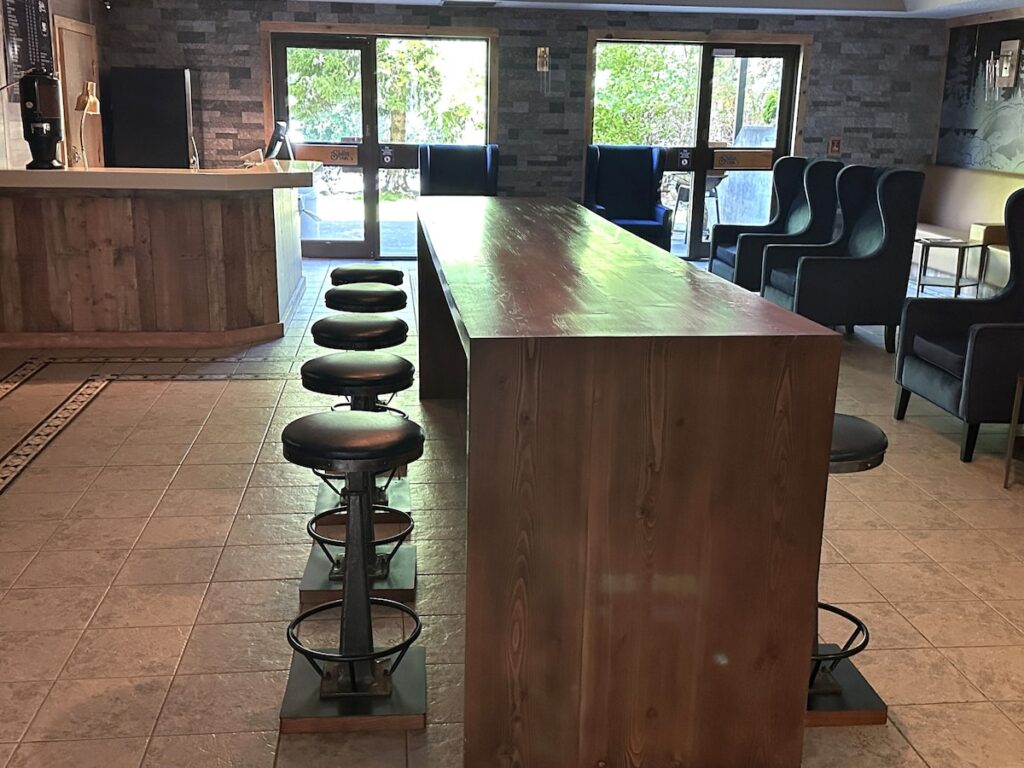 Sojourn Suites Portland Airport - Image 4