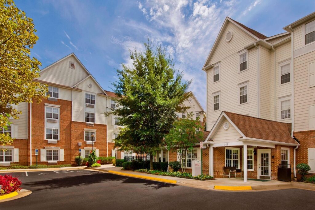 Sonesta Simply Suites Falls Church - Image 2