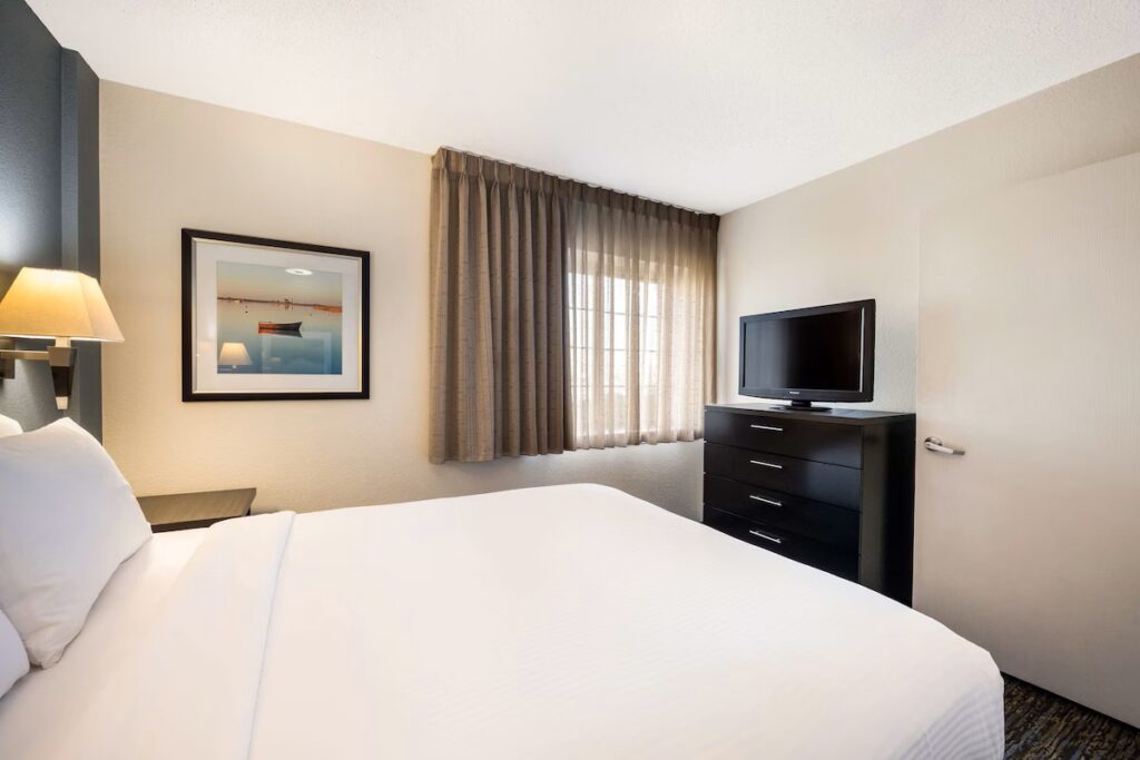 Sonesta Simply Suites Las Vegas Convention Center - Image 2